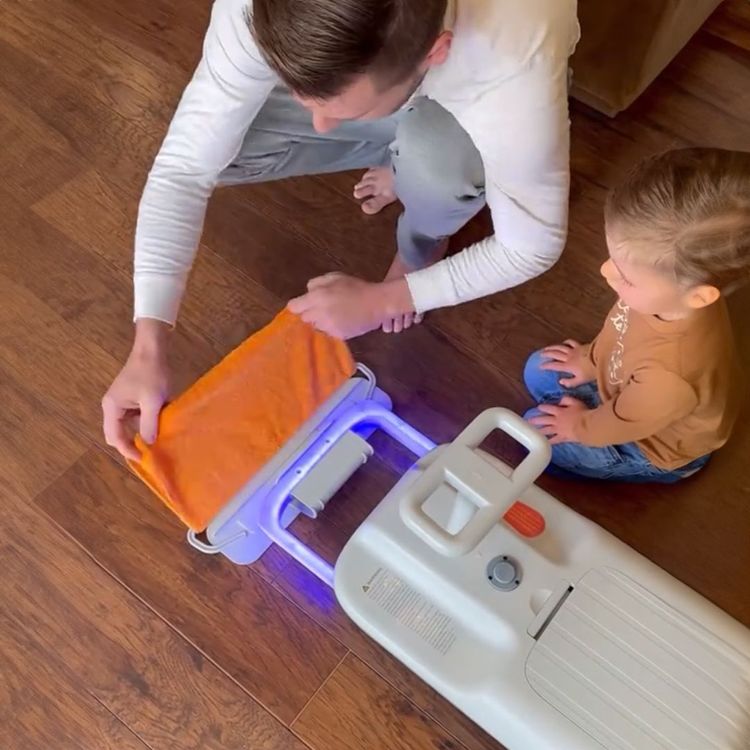 WAU KidsClean Car™ — Kör, lär och städa – allt i ett